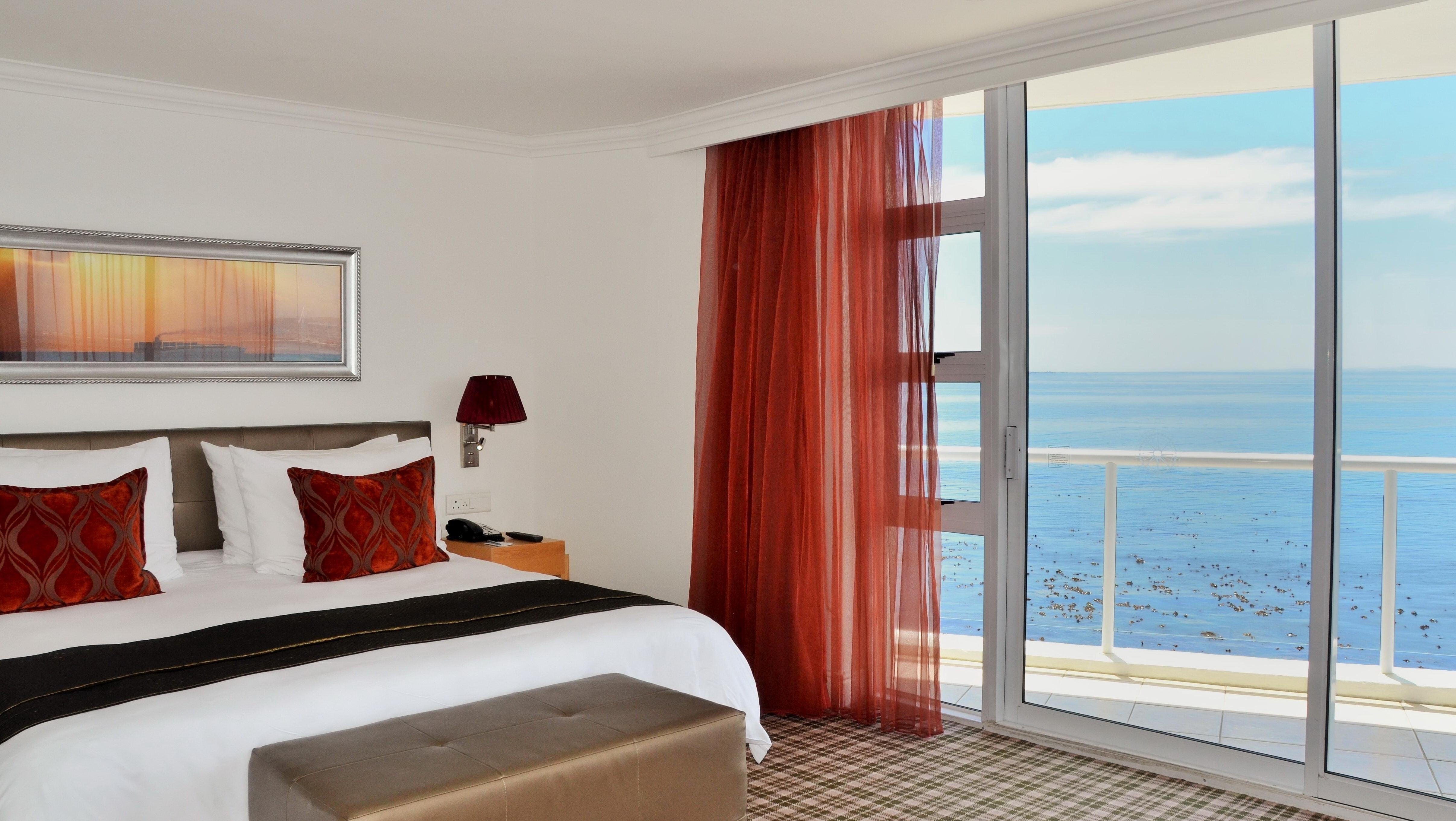 Radisson Collection Hotel, Waterfront Fokváros Kültér fotó A bedroom in the hotel