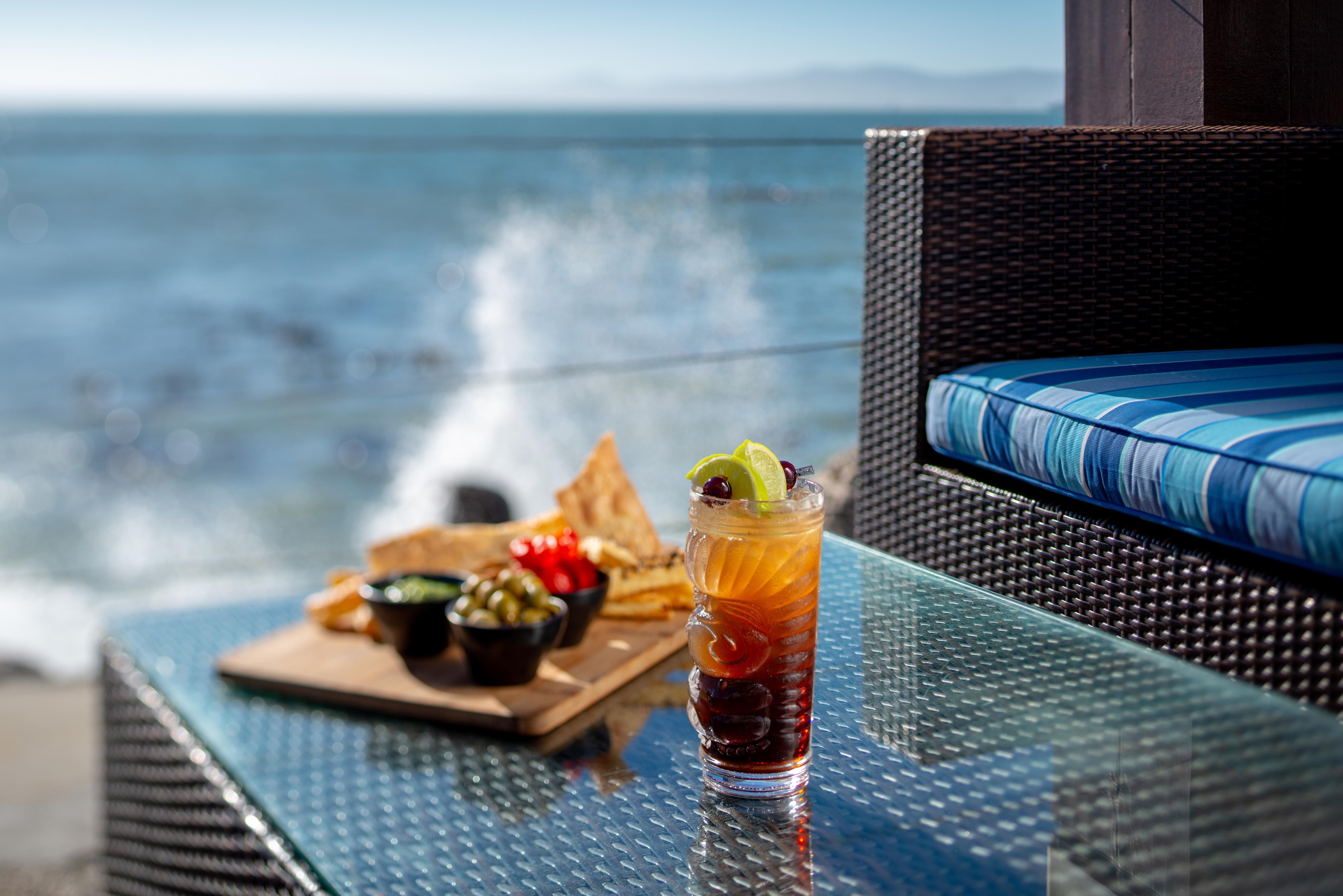 Radisson Collection Hotel, Waterfront Fokváros Kültér fotó A Long Island Iced Tea