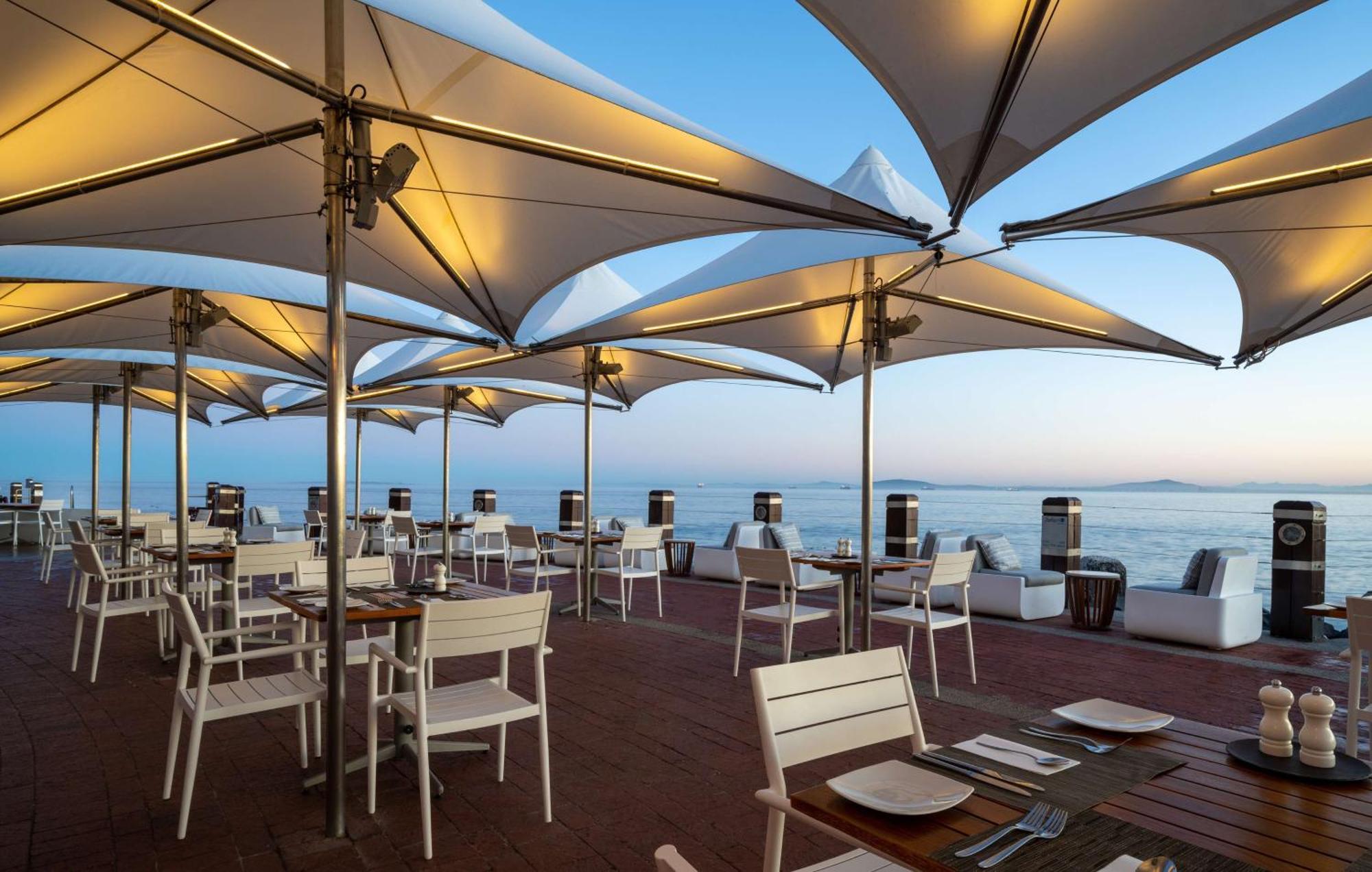 Radisson Collection Hotel, Waterfront Fokváros Kültér fotó The Deck